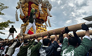 地域のボランティアの方や小学生高校生の方々の慰問大正琴の音色に癒されました